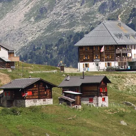 Vrijstaand Chalet Met Prachtig Uitzicht בלאטן ביי נאטרס
